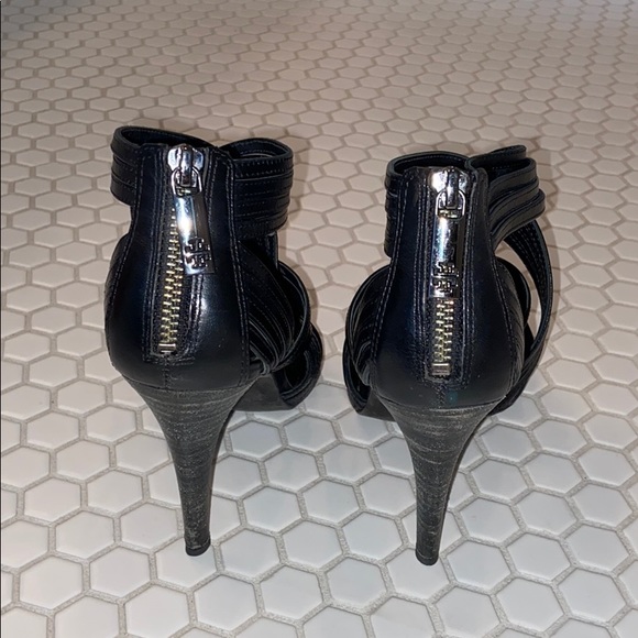 Tory Burch women’s heels - Picture 4 of 5